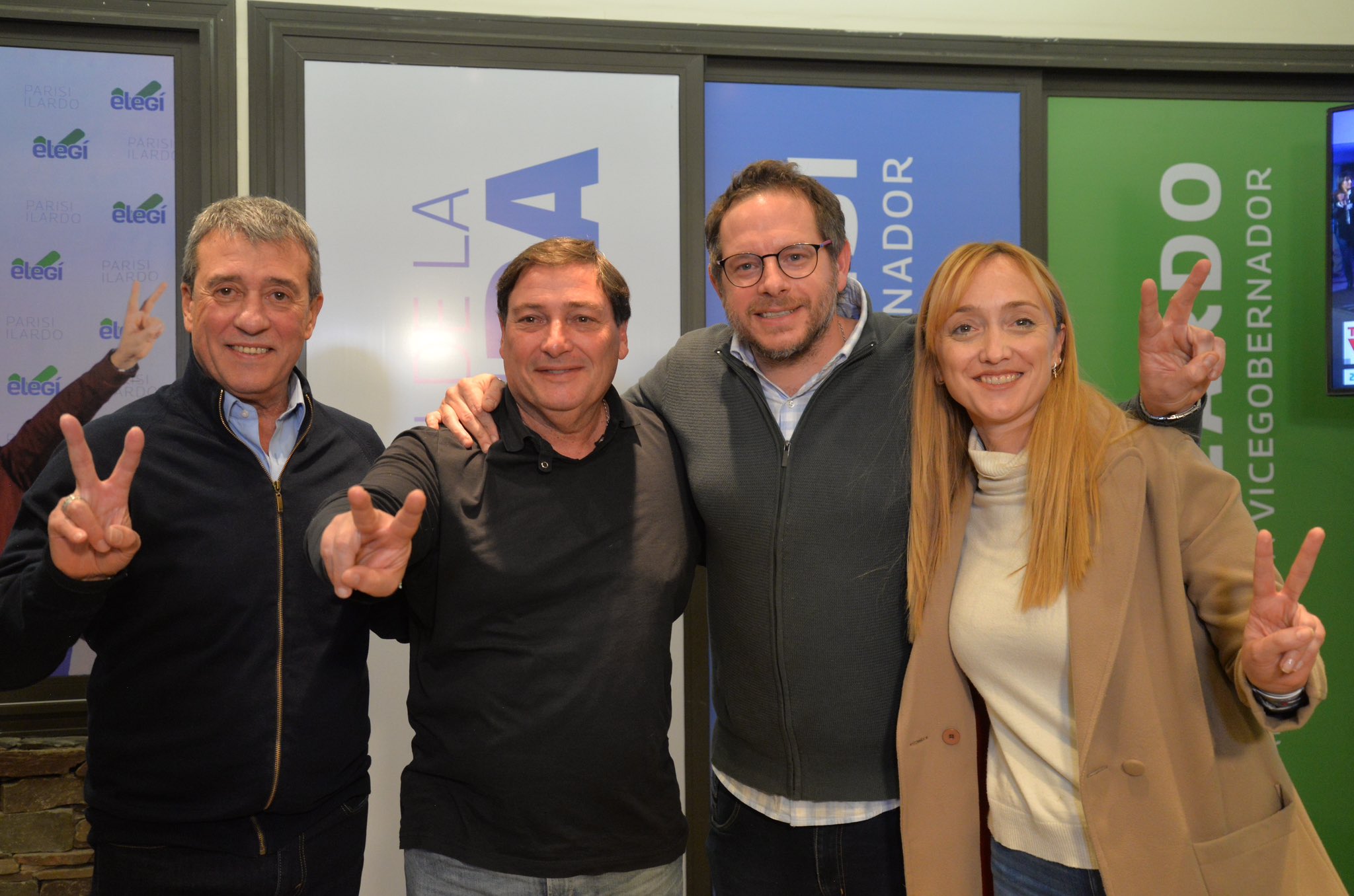 La senador camporista Anabel Fernández Sagasti y, a su lado, Omar Parisi