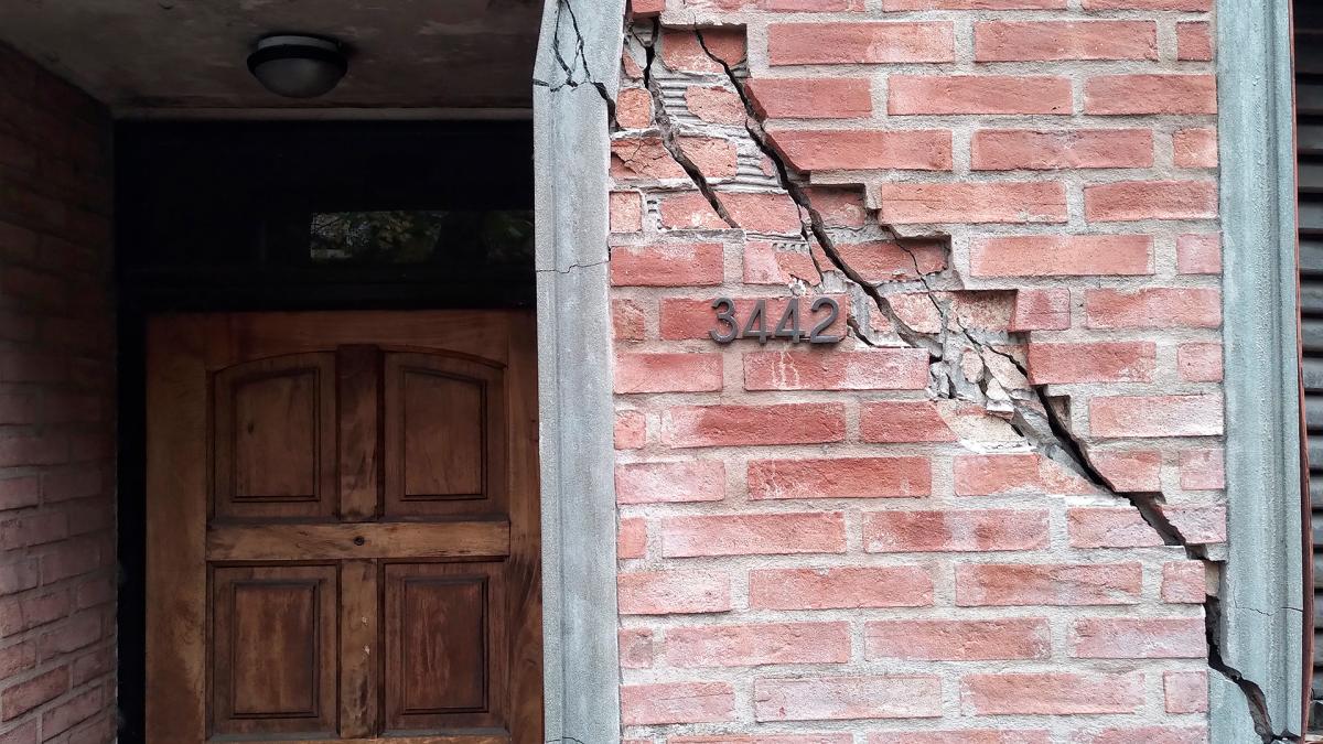 Vecinos afectados por el movimiento del suelo se organiz cuando se dieron cuenta que los problemas edilicios no eran excepciones Foto Nacho Snchez