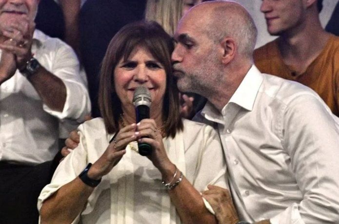 Patricia Bullrich y Horacio Rodríguez Larreta en acto de campaña. 