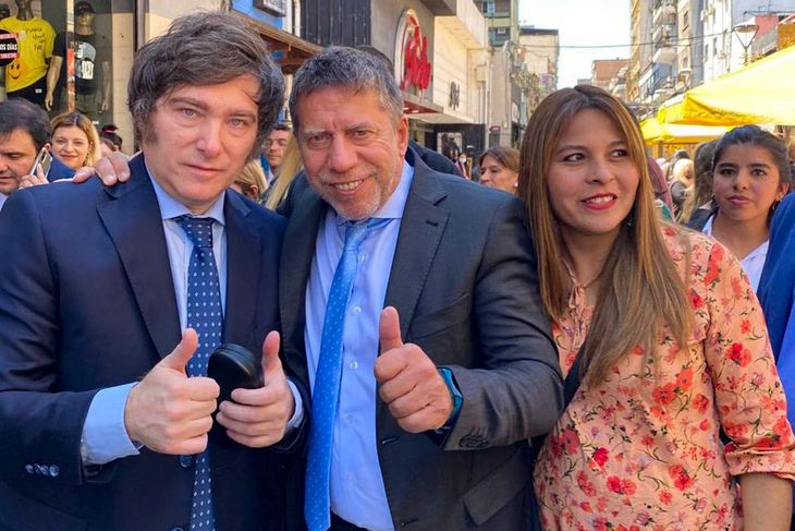Javier Milei y Ricardo Bussi en un acto previo a las elecciones tucumunas. 