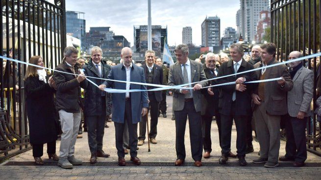 Horacio Rodríguez fue uno de los que cortó la cinta inaugural de la Exposición Rural 2023.