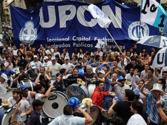 UPCN firmó el acuerdo. En cambio, ATE lo hizo en disidencia.