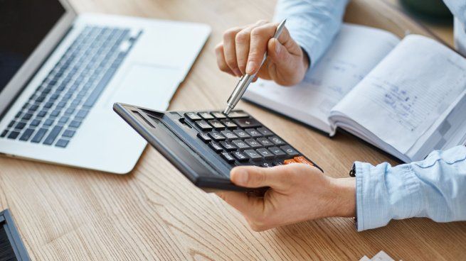 Se puede hacer desde la web de AGIP o a través del homebanking.