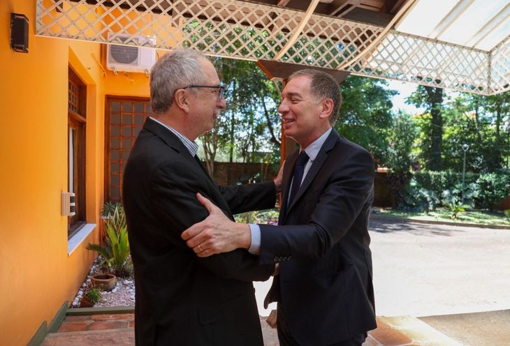 El gobernador misionero le dejó un pliego de reclamos al ministro del Interior.