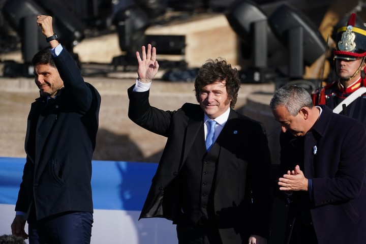 Javier Milei y un fuerte apoyo a Manuel Adorni en medio de la investigación por presunto enriquecimiento ilícito. Foto Emmanuel Fernández